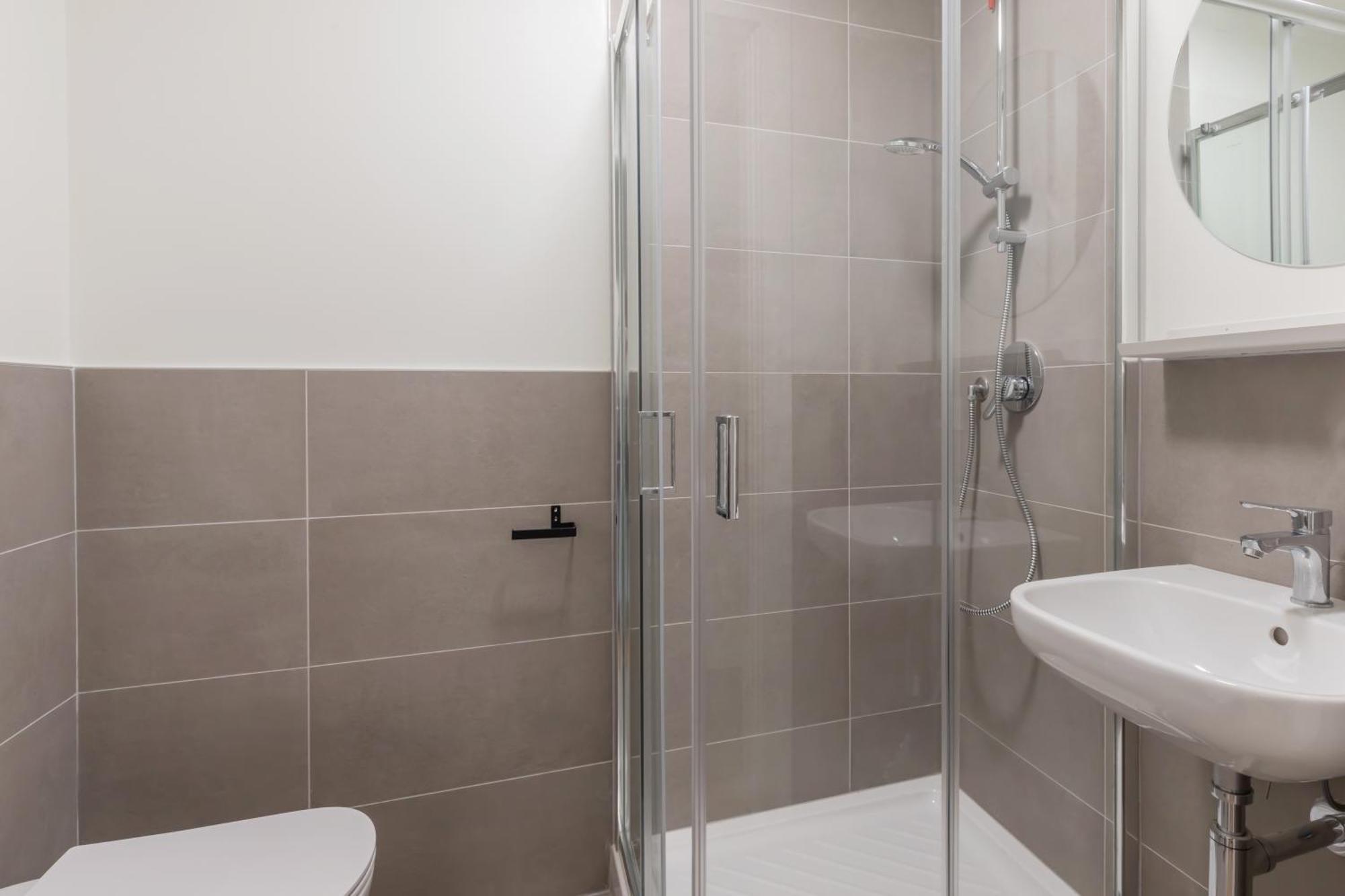 Well-Located Campus Rooms Near City Park Milán Exteriér fotografie